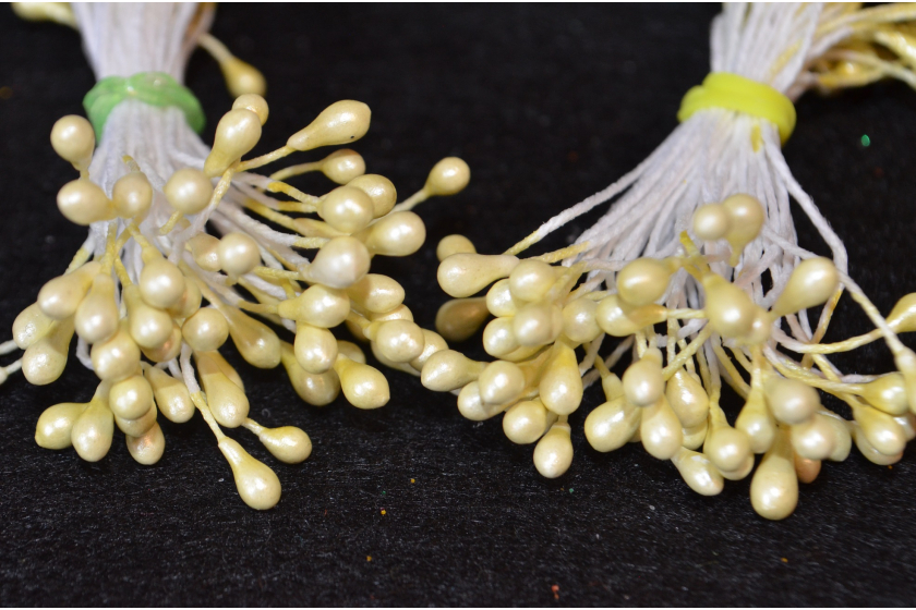 Тичинки для квітів маленькі, 3 мм, довжина нитки 6 см, в пучку 100 тичинок, жовті