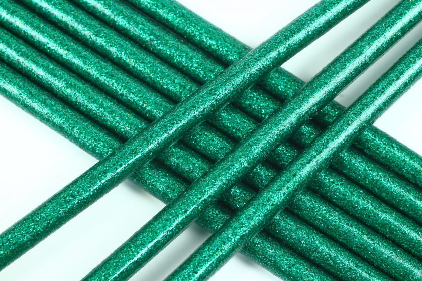 Термоклей 7 мм, з гліттером зелений, довжина 20 см