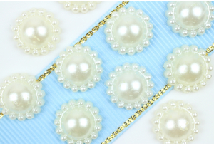 Серединка, квітка з огранюванням, 12 мм, айворі